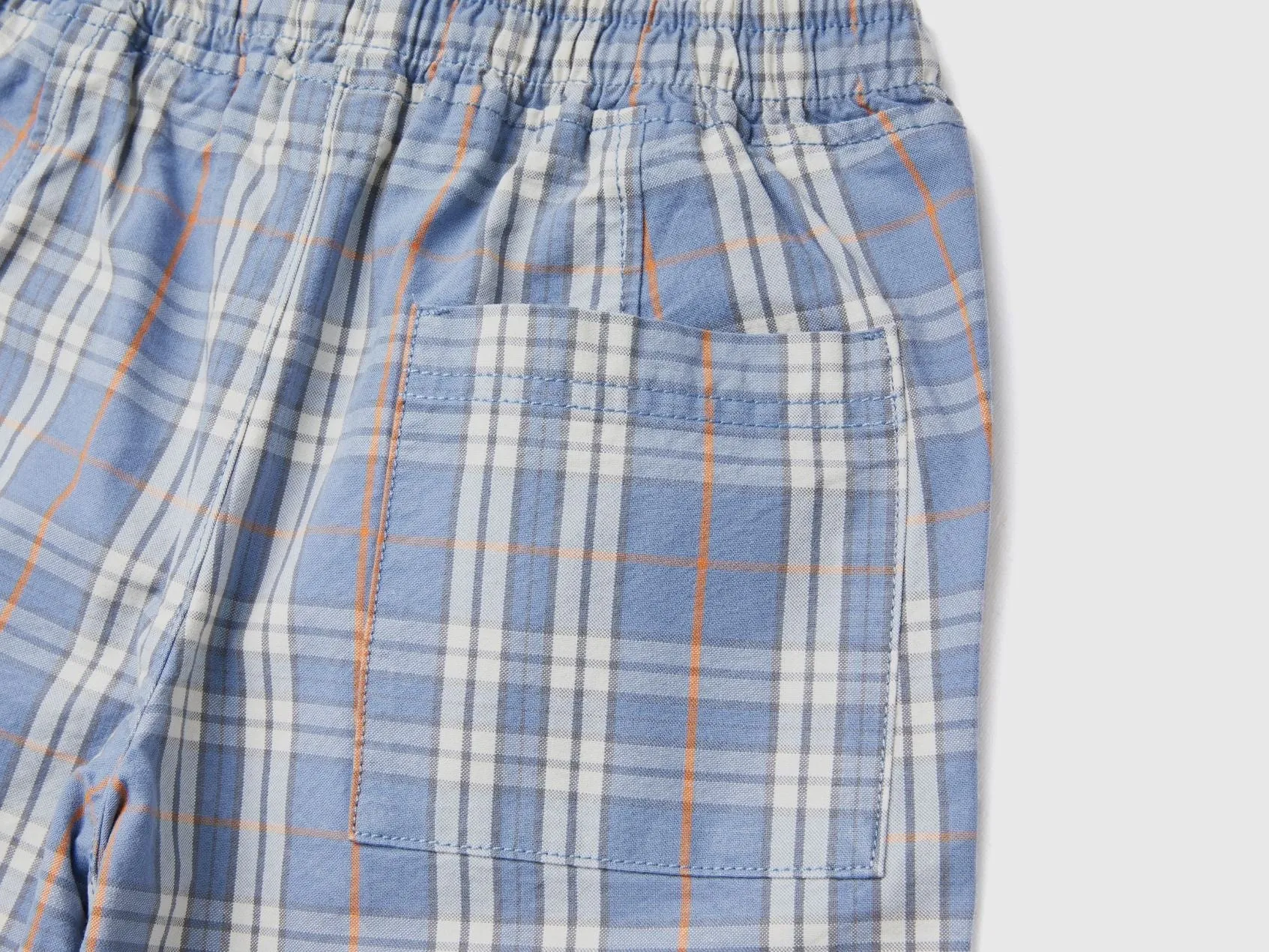 Check shorts in 100% cotton