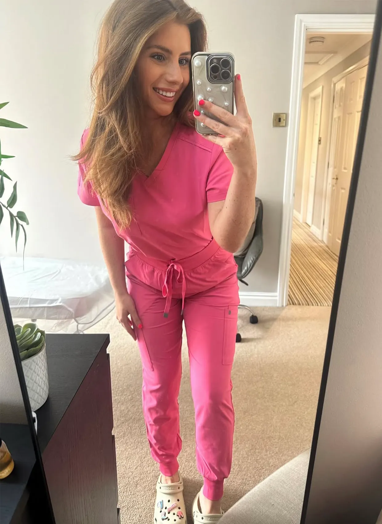 Koi Cureology Pulse Scrub Joggers - Carnation