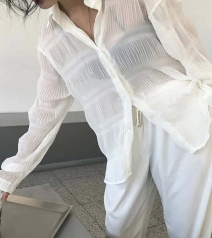 [Korean Style] Creese See-through Ruffle Button Down