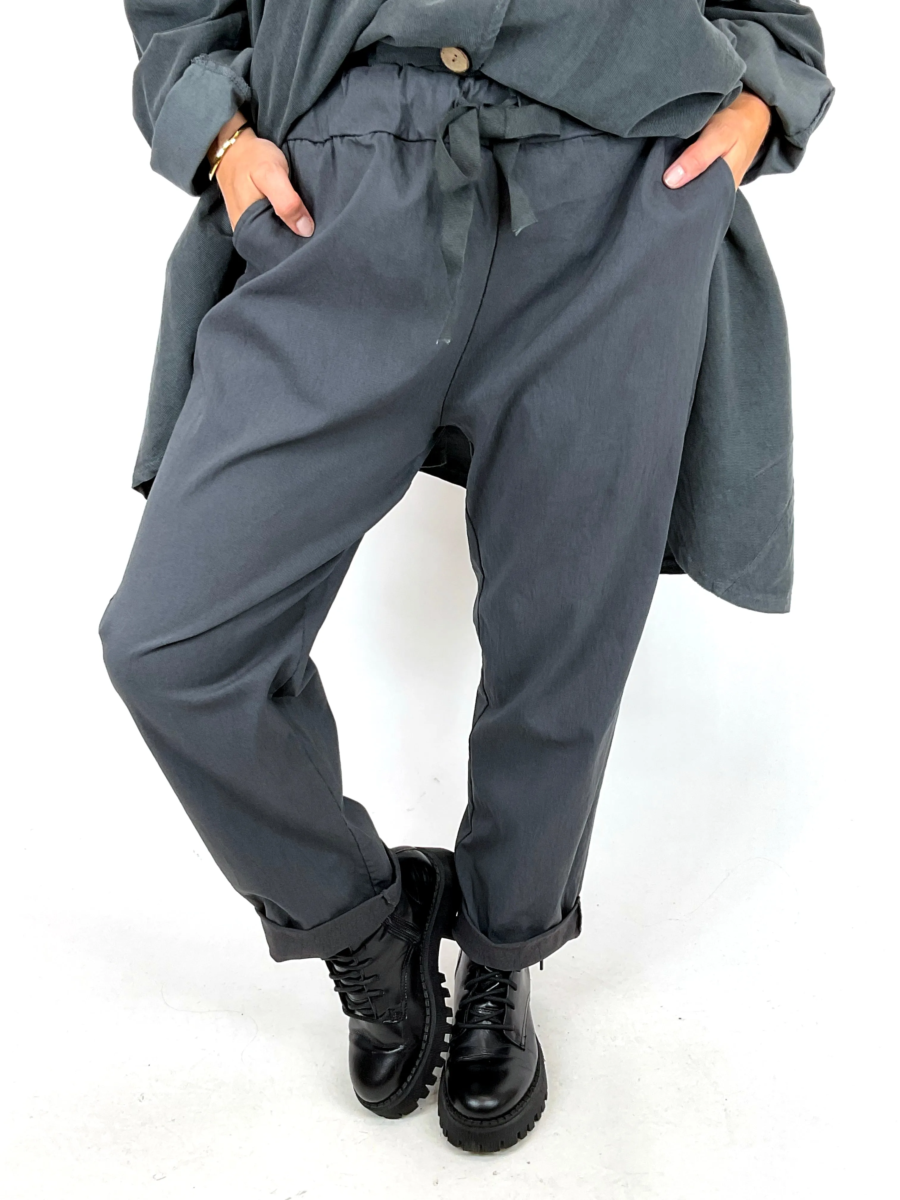 Made in Italy Lagenlook Plain Magic Pant Joggers in Charcoal. 50106