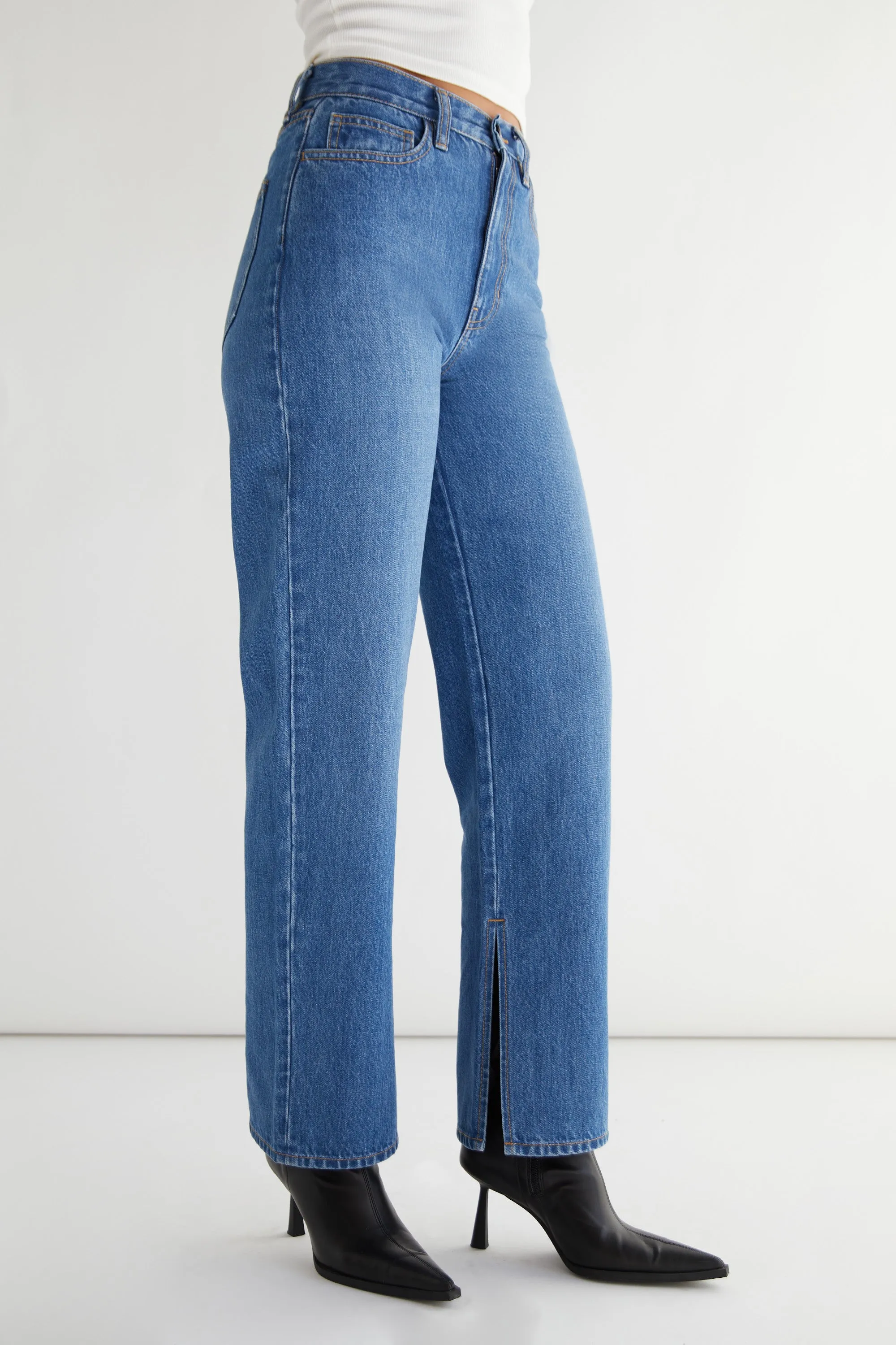 SPLIT HEM JEANS
