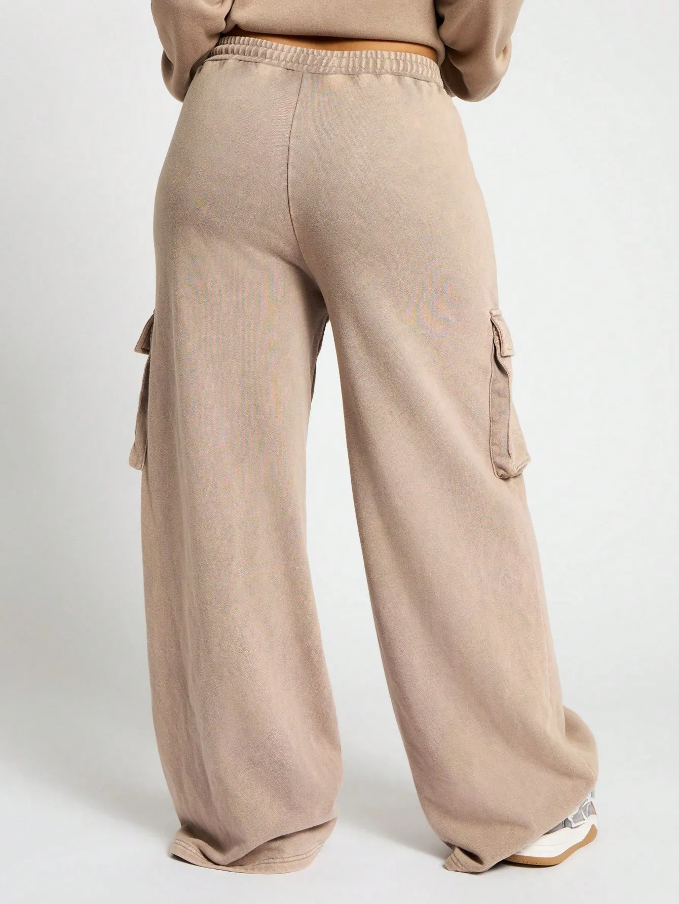SUMWON WOMEN Cargo Pocket Wide Leg Sweatpant